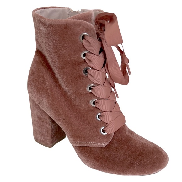 KENNETH COLE • Women’s Corrine Pink Velvet Lace Up Ankle Heeled Boots Booties - Picture 1 of 13